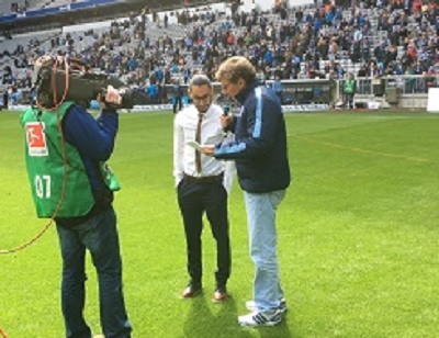Ozan Capan während der Präsentation seiner Erfindung samicap in der Allianz Arena am
24.April.